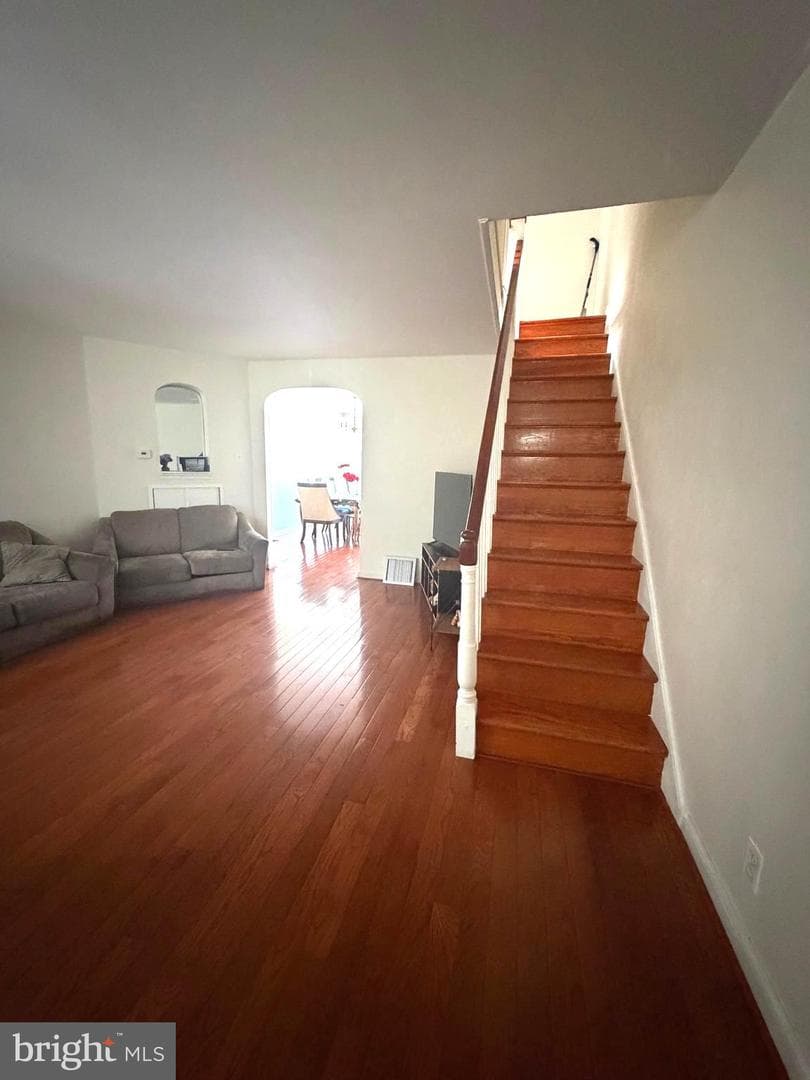 6318 Leonard Street photo 4