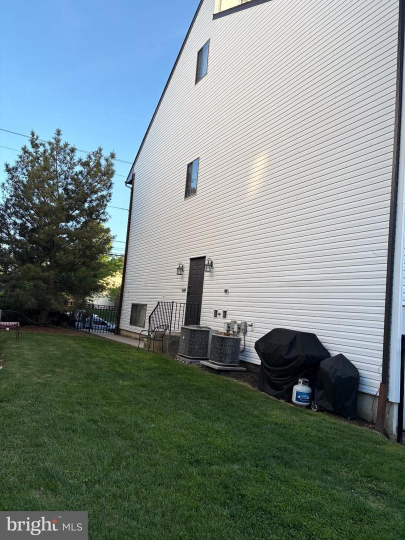 9538 State Road #b photo 32
