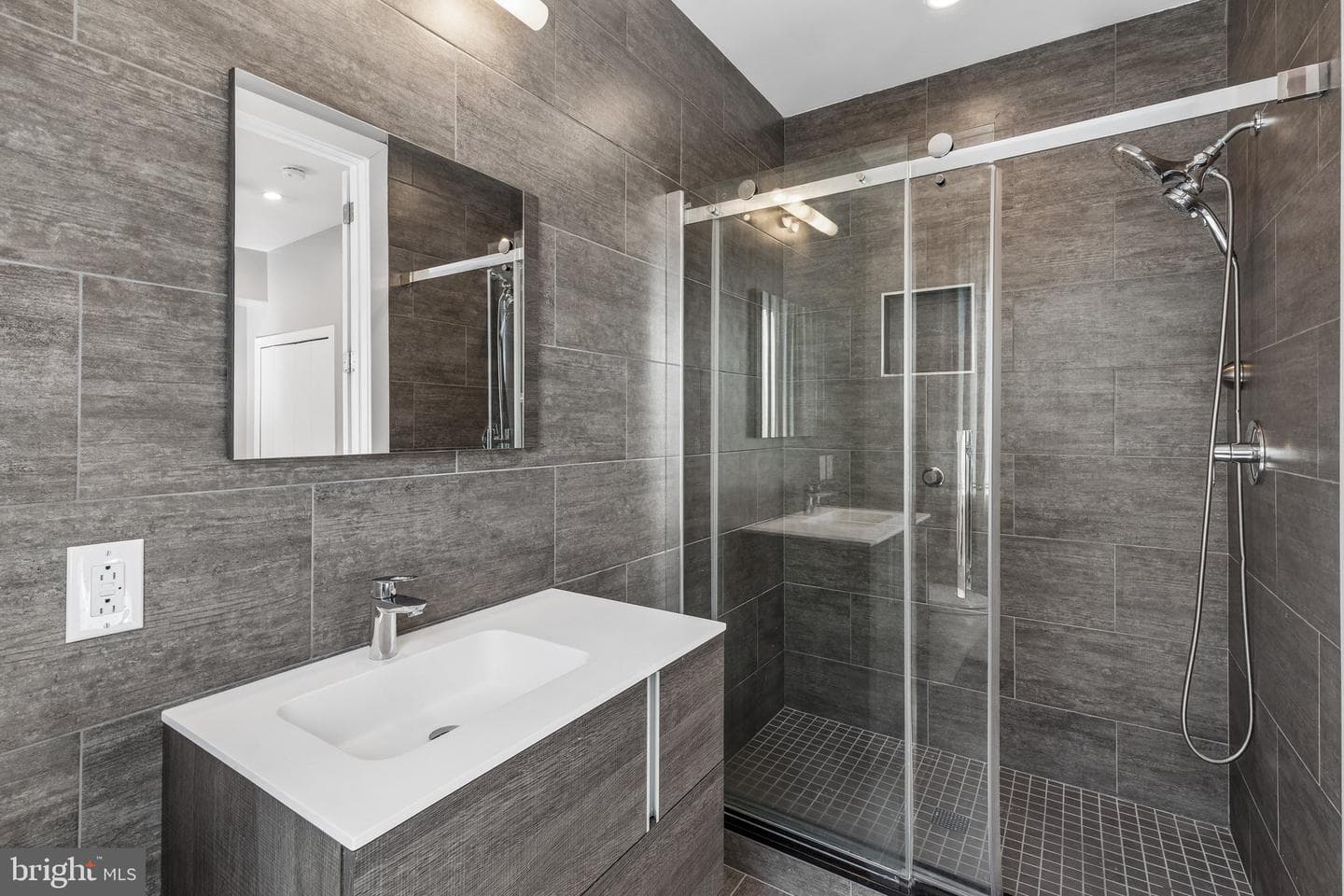 817 N Orkney Street photo 34