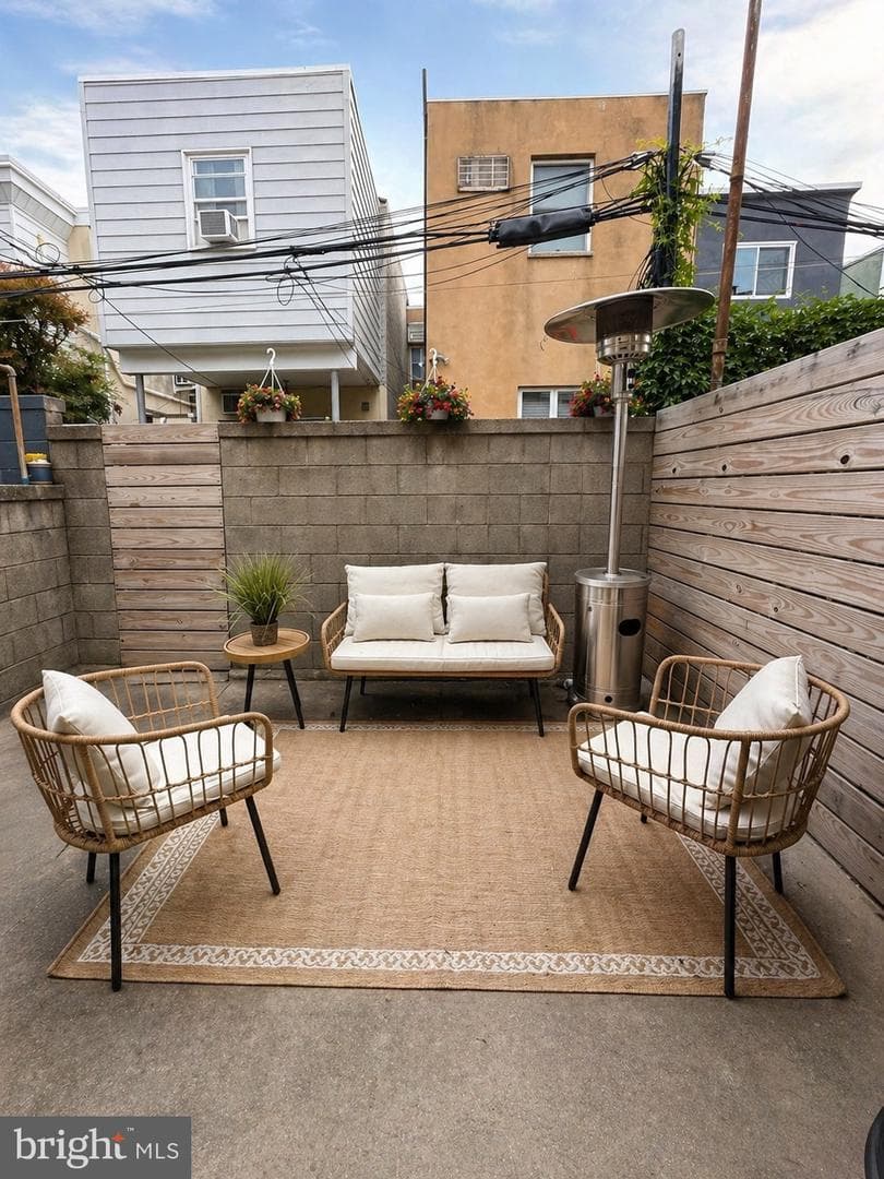 1031 Emily Street photo 8