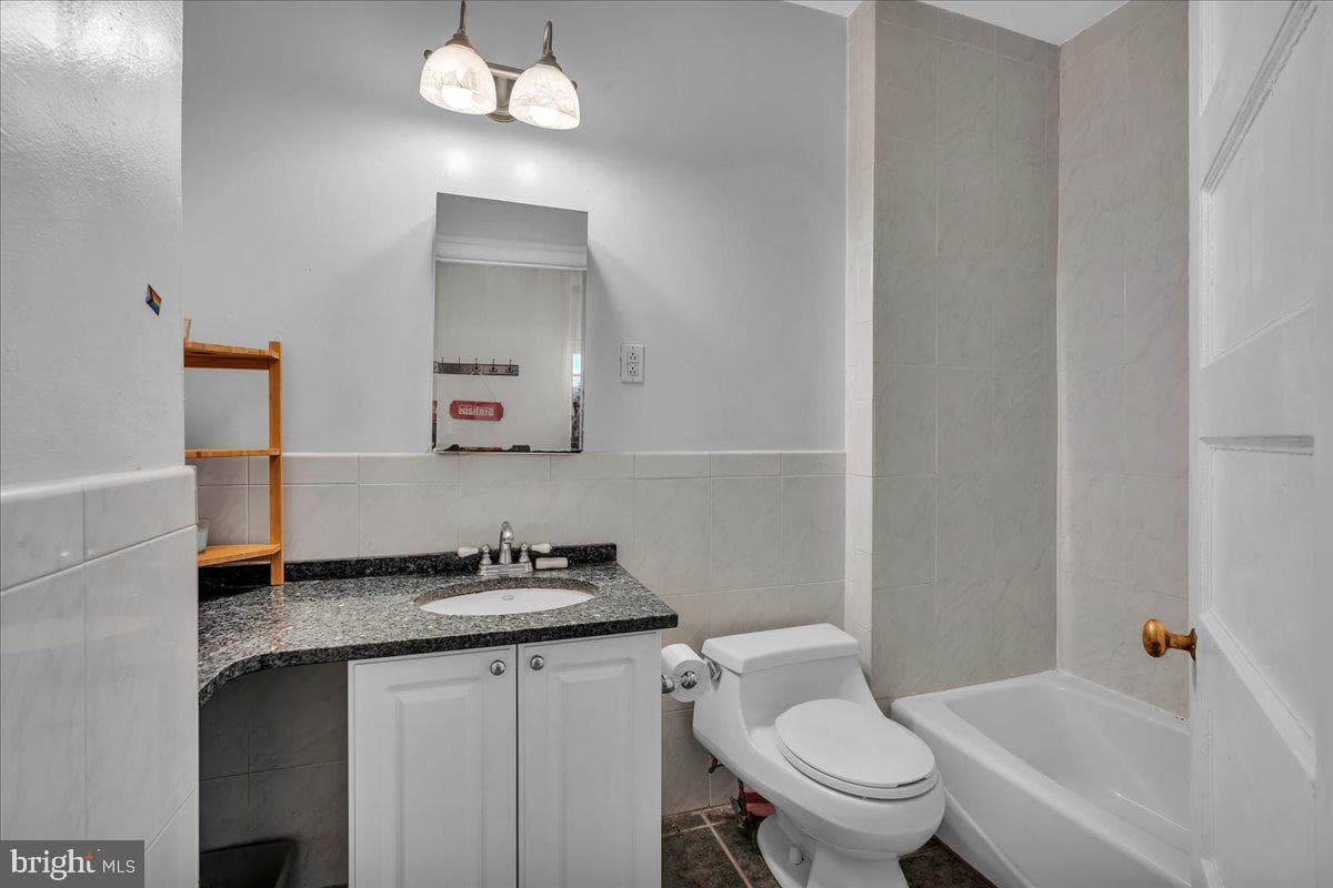 250 S 13th Street #1d photo 22