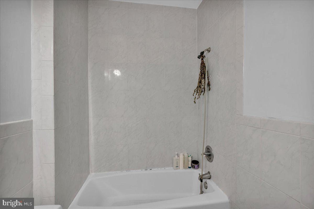 250 S 13th Street #1d photo 23