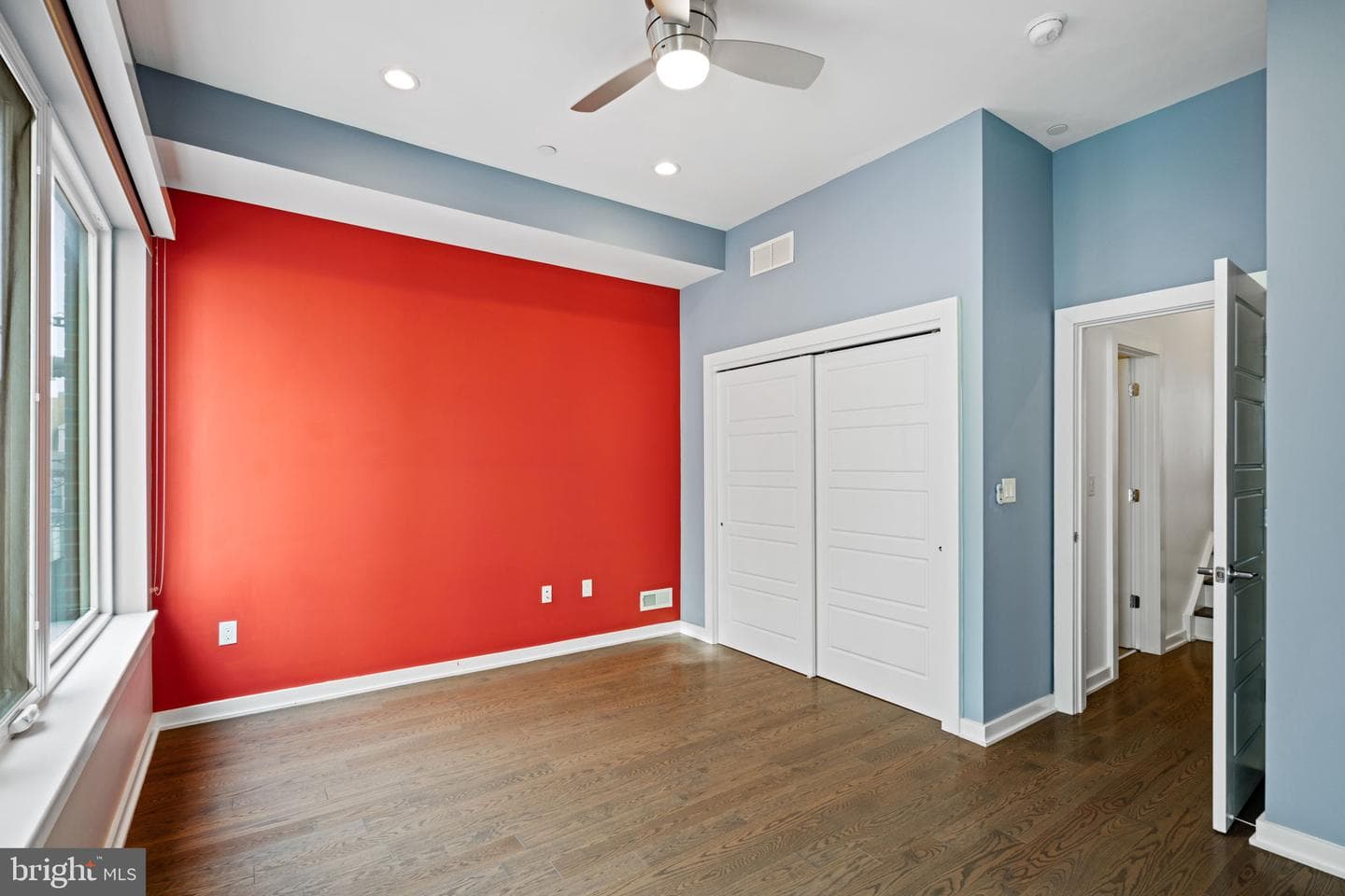 418 Wallace Street photo 12