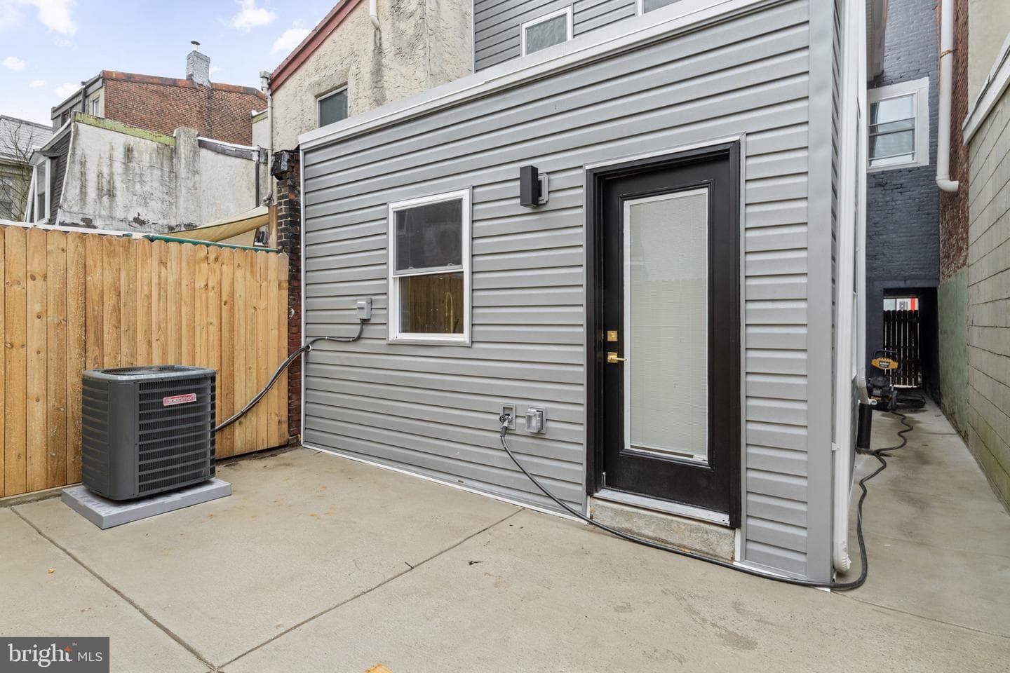 1530 N Lawrence Street photo 12
