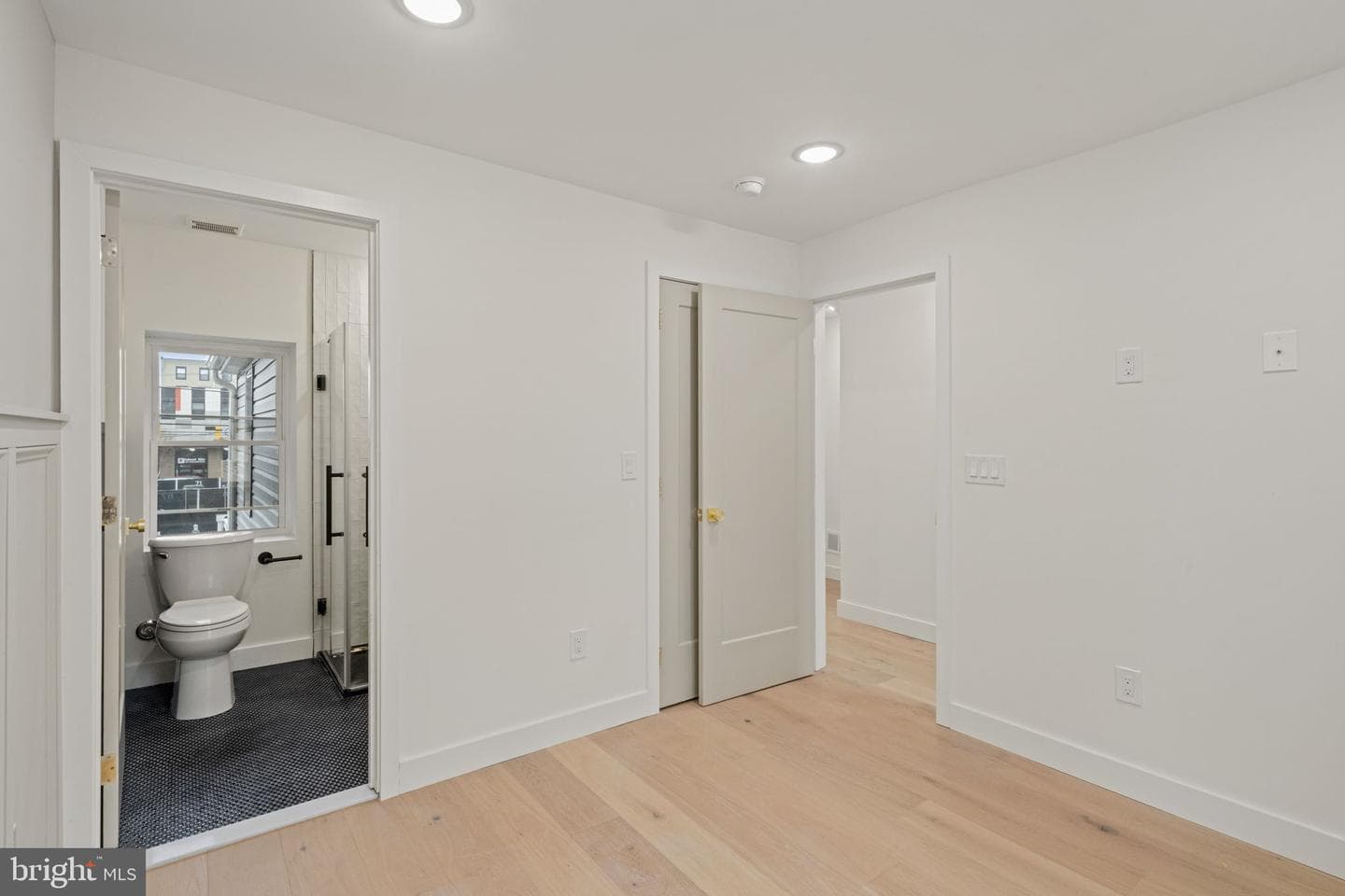 1530 N Lawrence Street photo 22