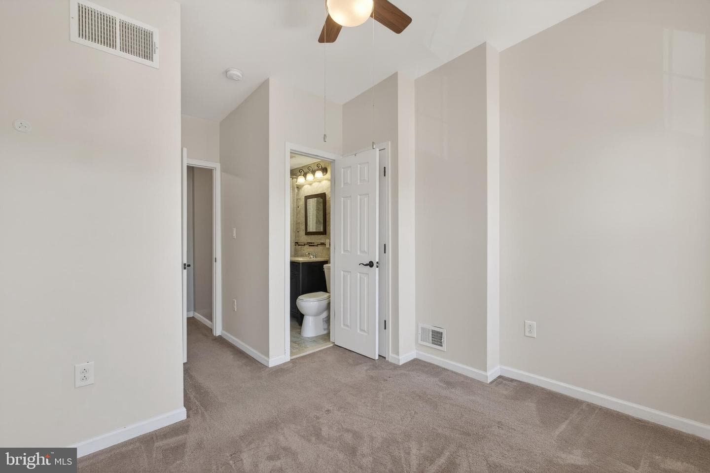 2211 E Harold Street photo 14