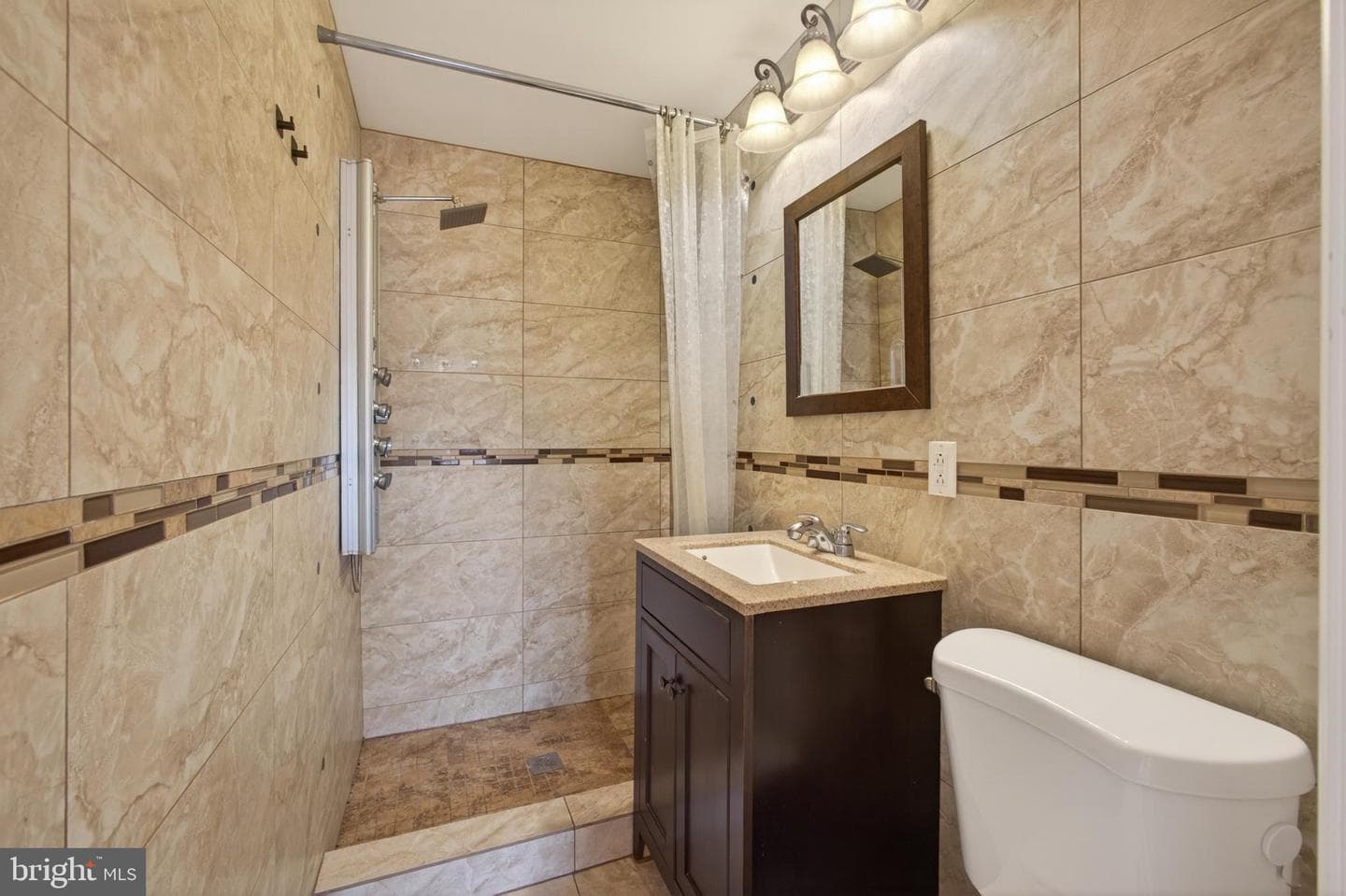 2211 E Harold Street photo 15