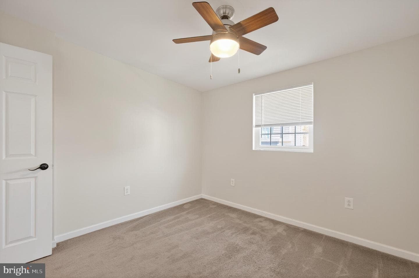 2211 E Harold Street photo 18