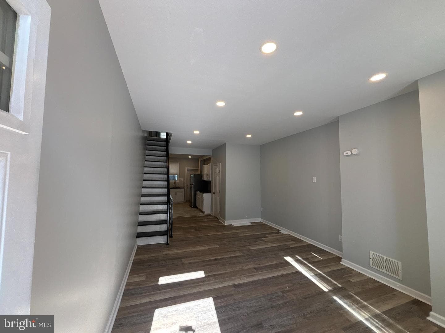 1718 N Dover Street photo 21