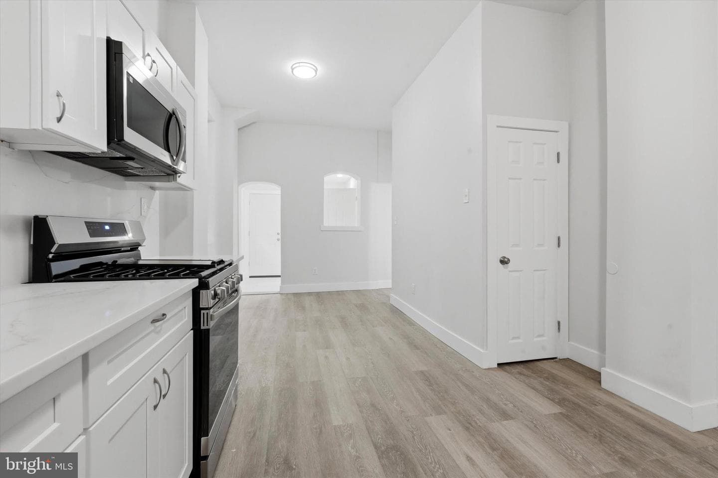 2235 W Ontario Street photo 5