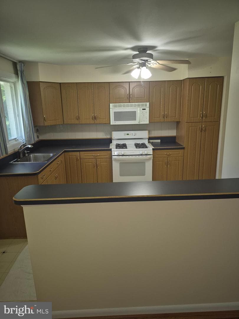 9717 Dedaker Street photo 23