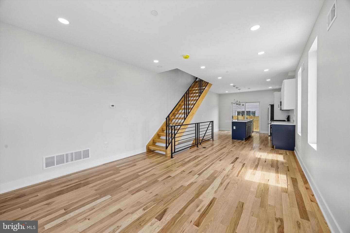 1553 S Stillman Street photo 5