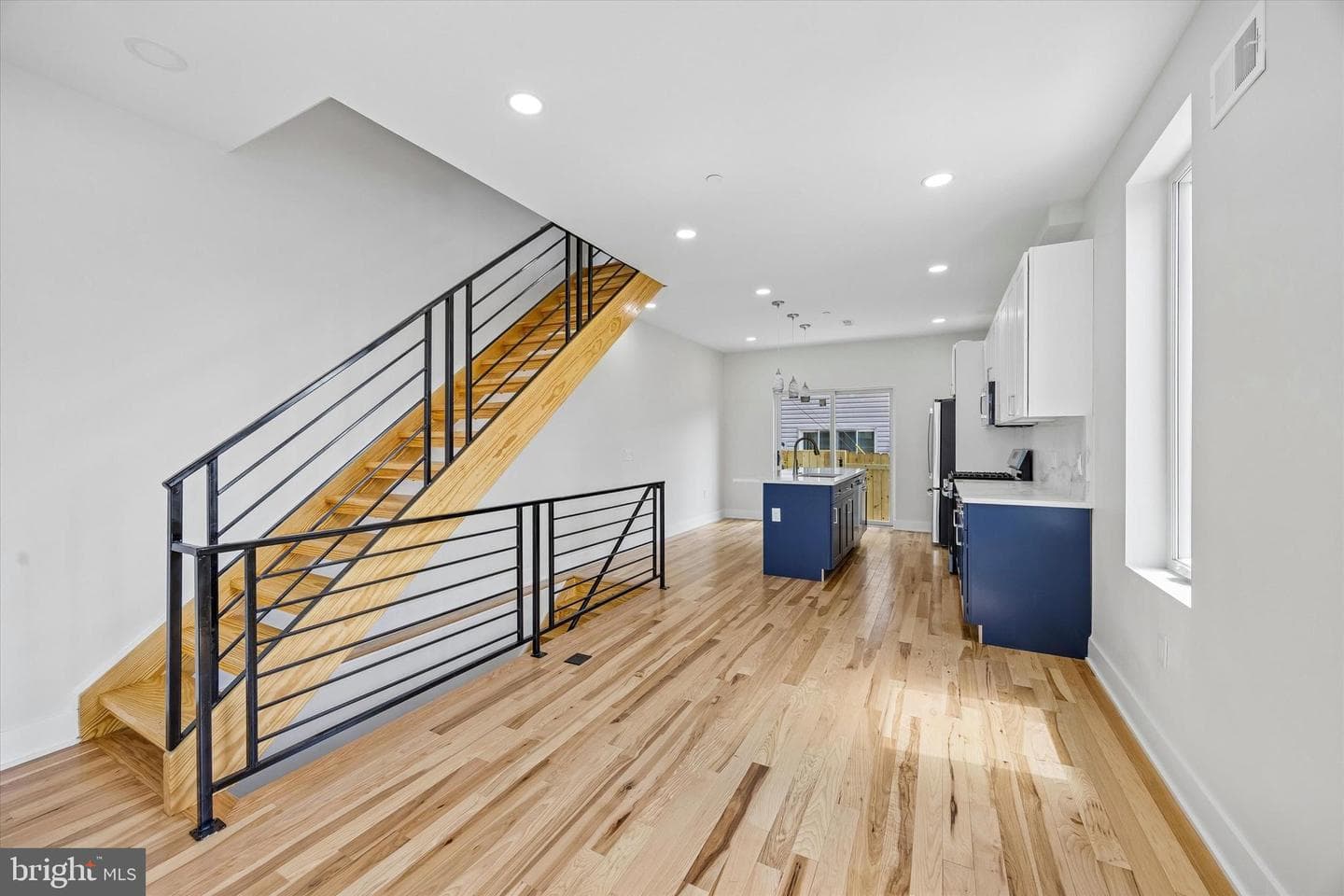 1553 S Stillman Street photo 8