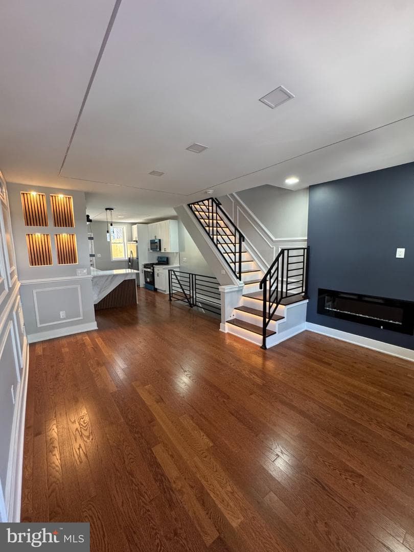 134 W Ruscomb Street photo 3