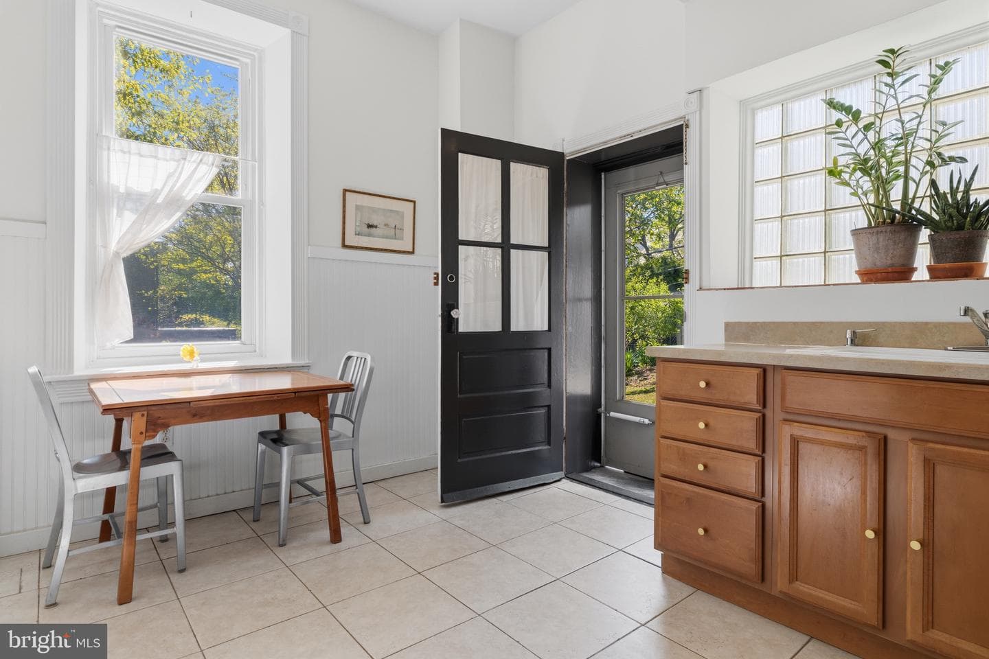 3521-23 Ainslie Street photo 15
