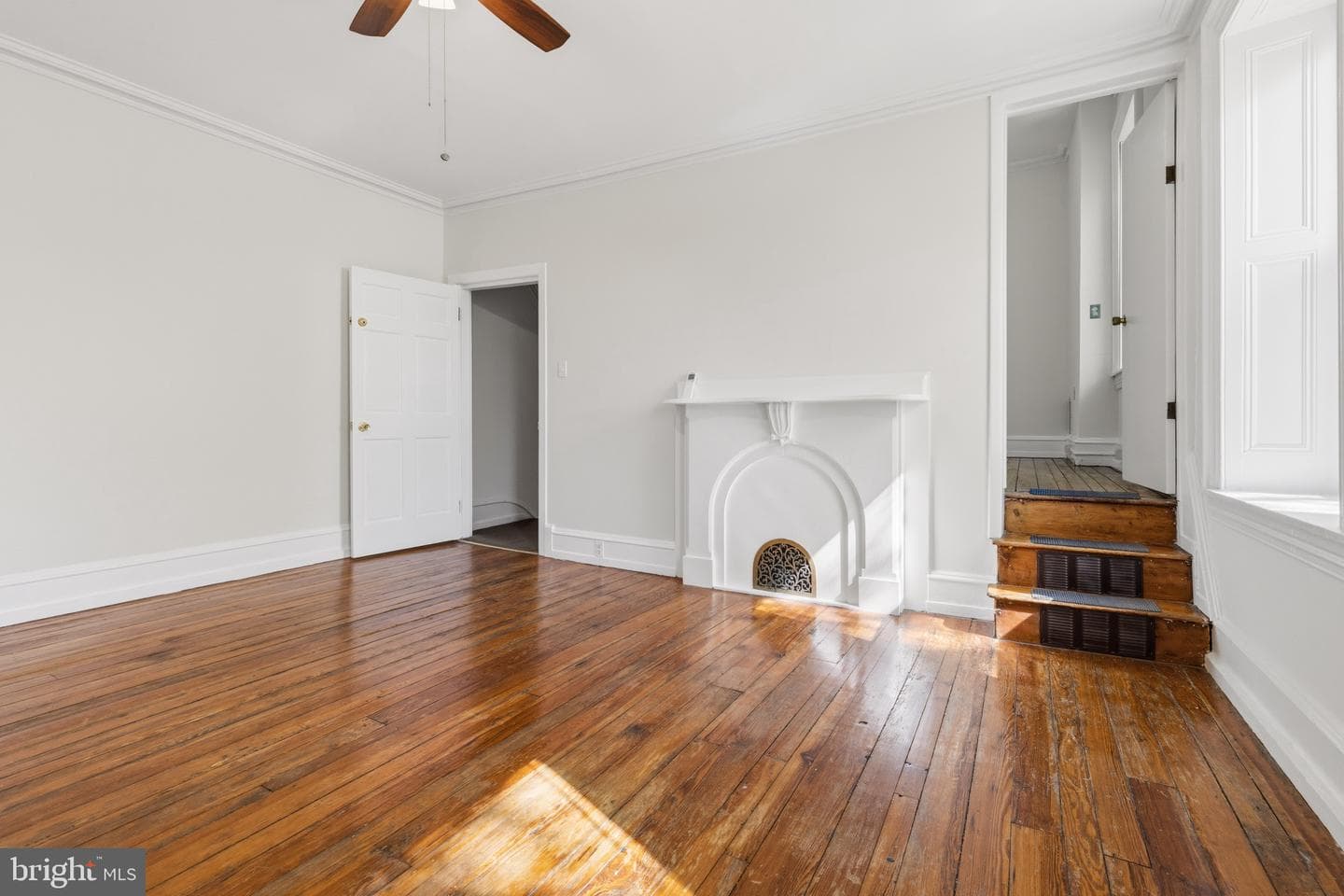 3521-23 Ainslie Street photo 17