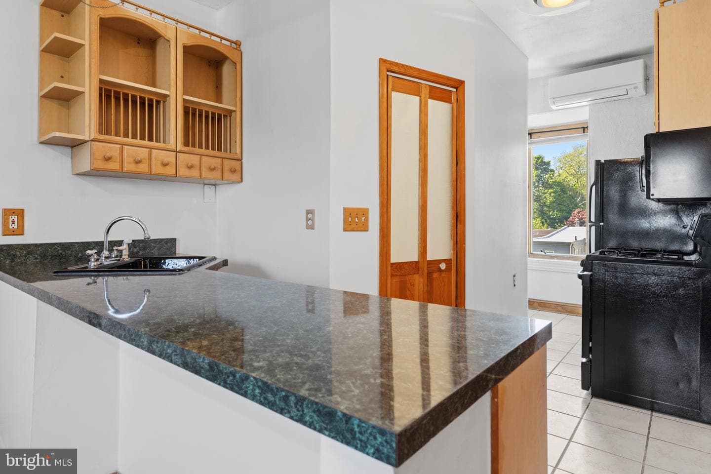 3521-23 Ainslie Street photo 27