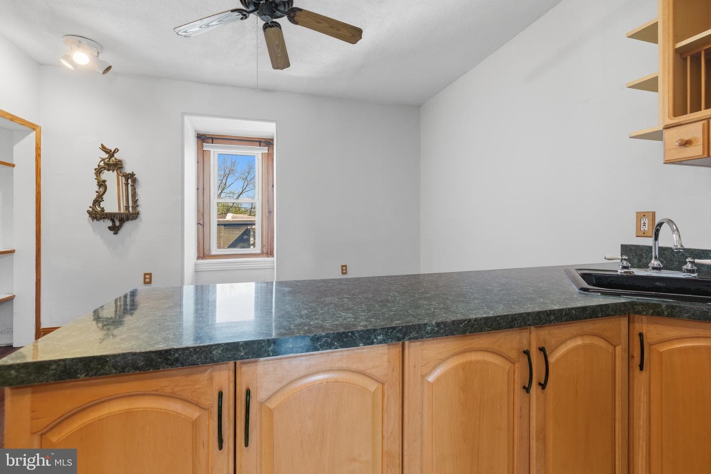3521-23 Ainslie Street photo 29