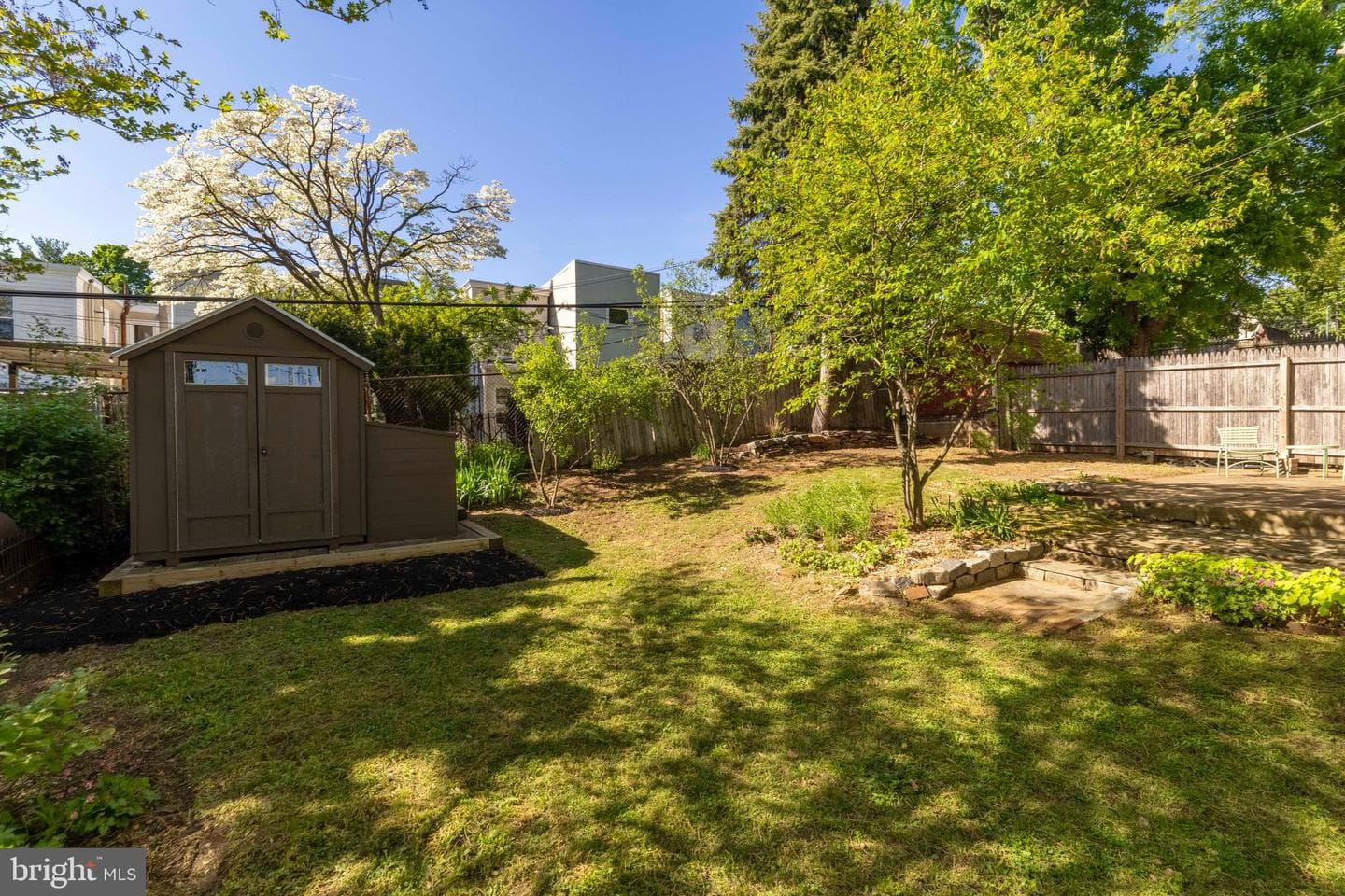 3521-23 Ainslie Street photo 37