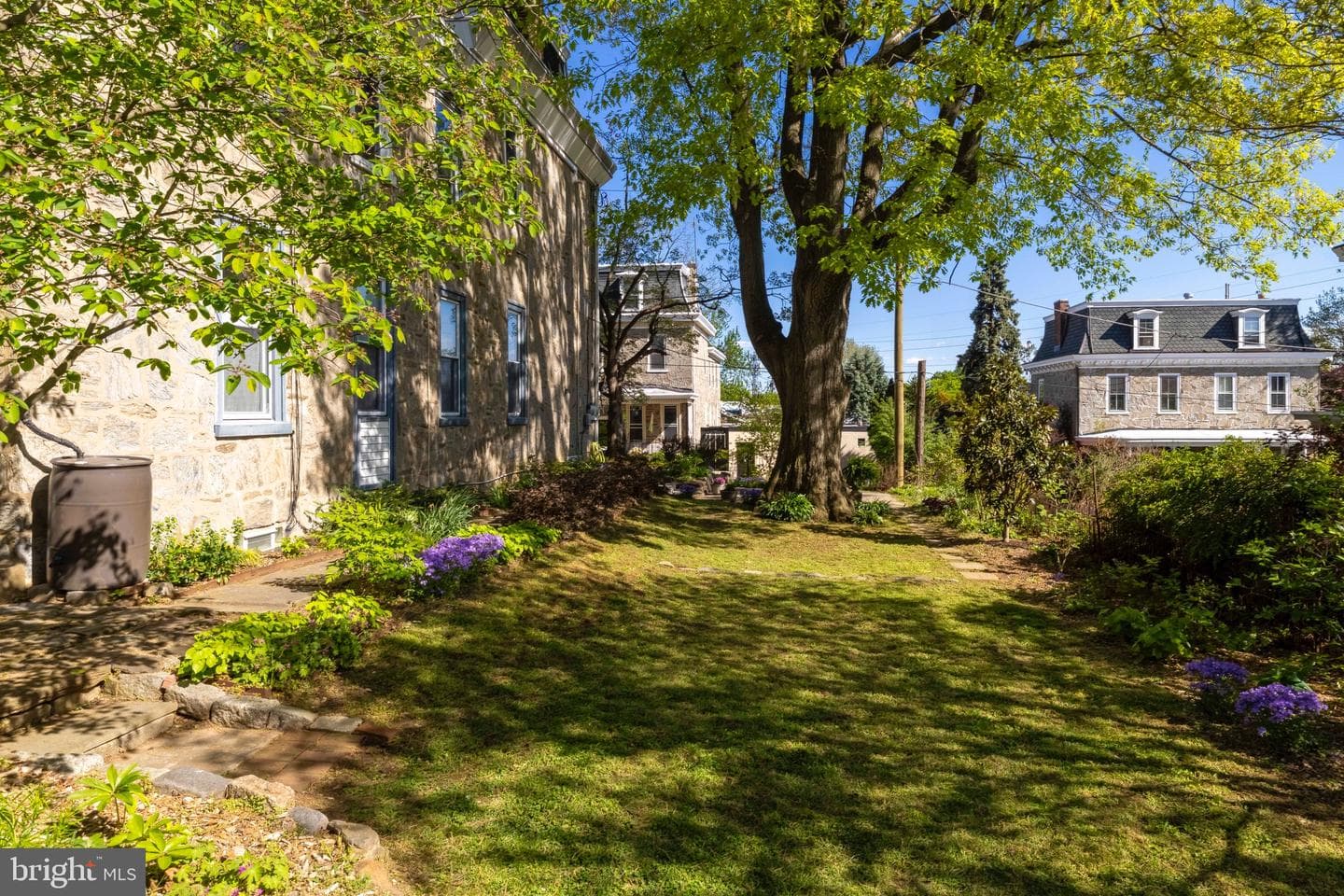 3521-23 Ainslie Street photo 41