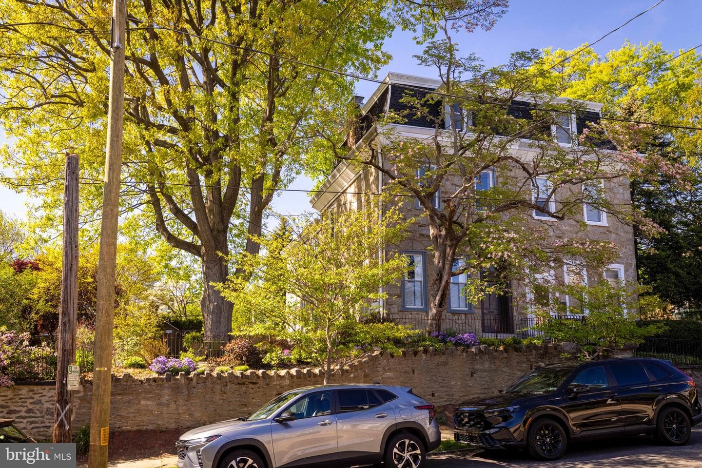 3521-23 Ainslie Street photo 45