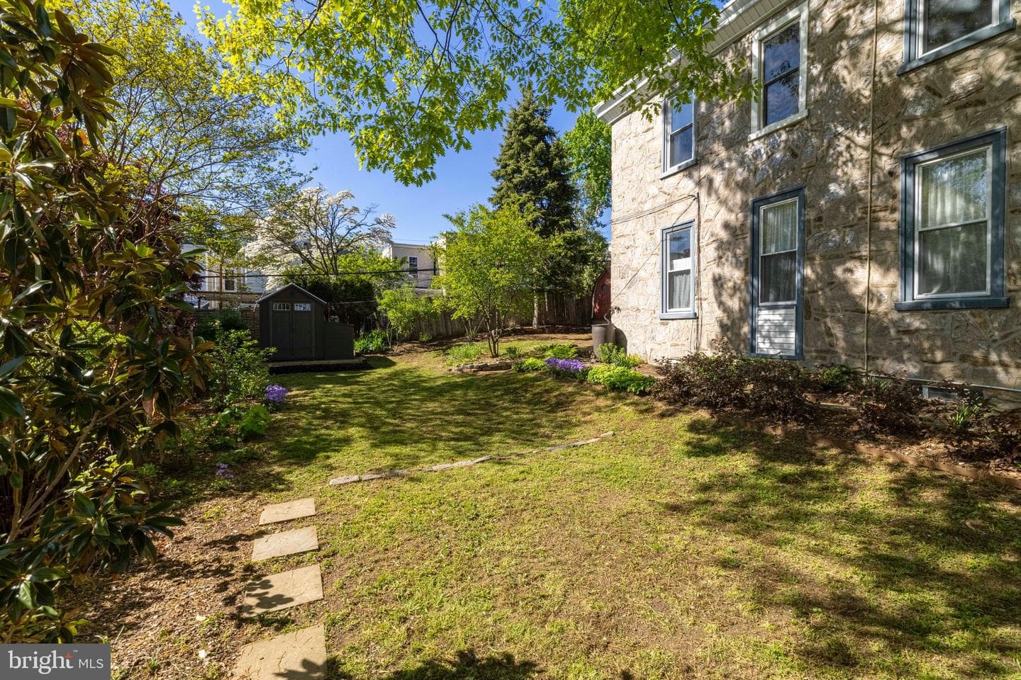 3521-23 Ainslie Street photo 48