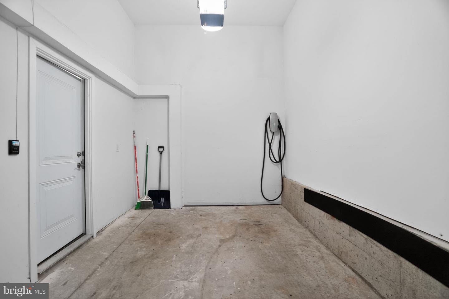 2822 Livingston Street photo 37