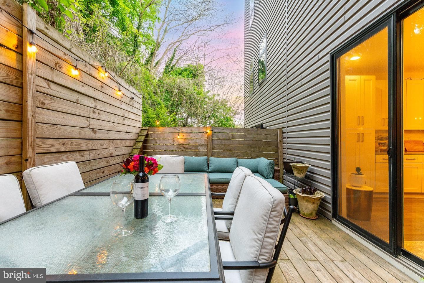239 Lyceum Avenue photo 16