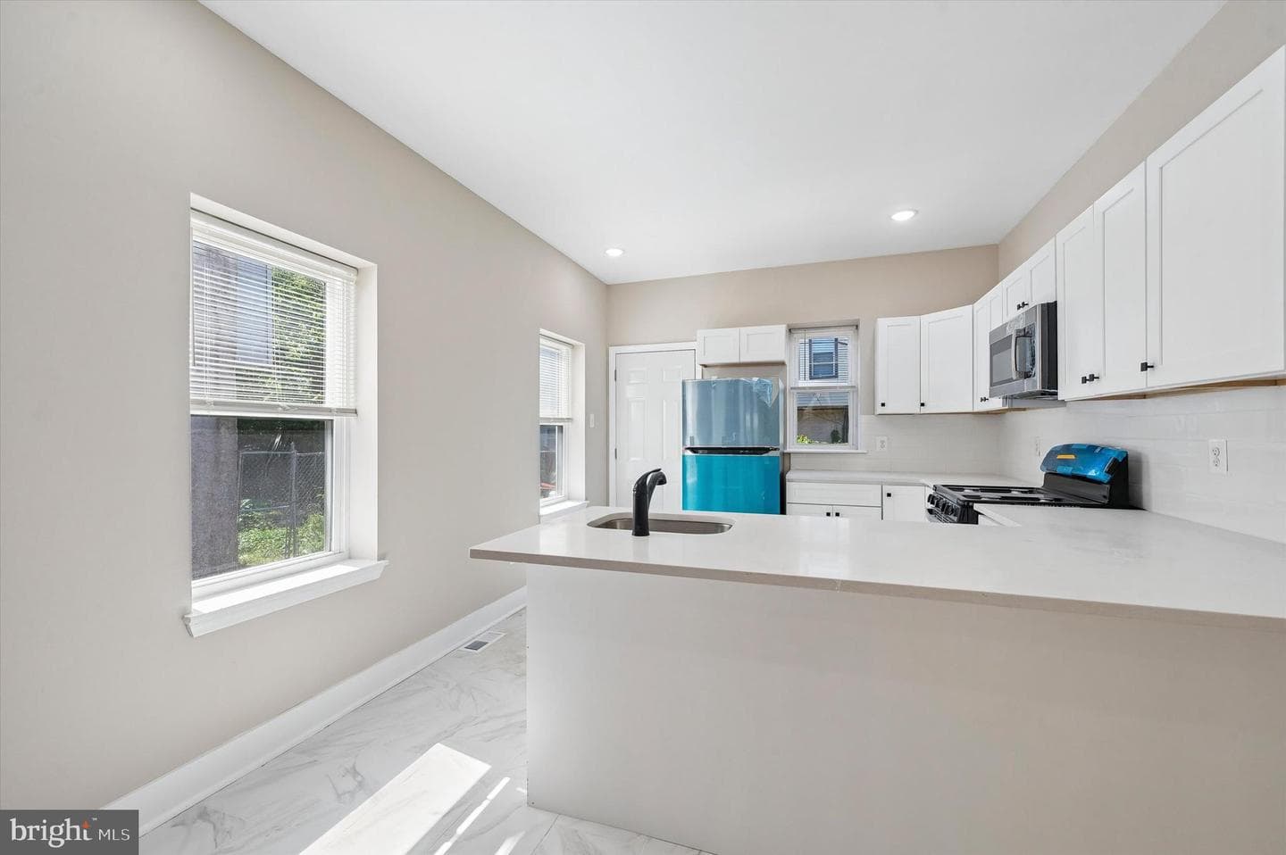 6034 Irving Street photo 13