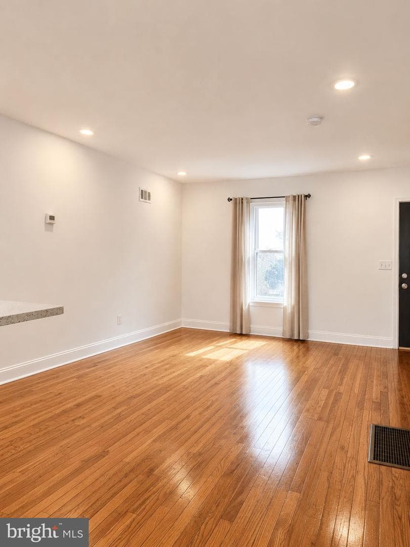 932 S Paxon Street photo 3