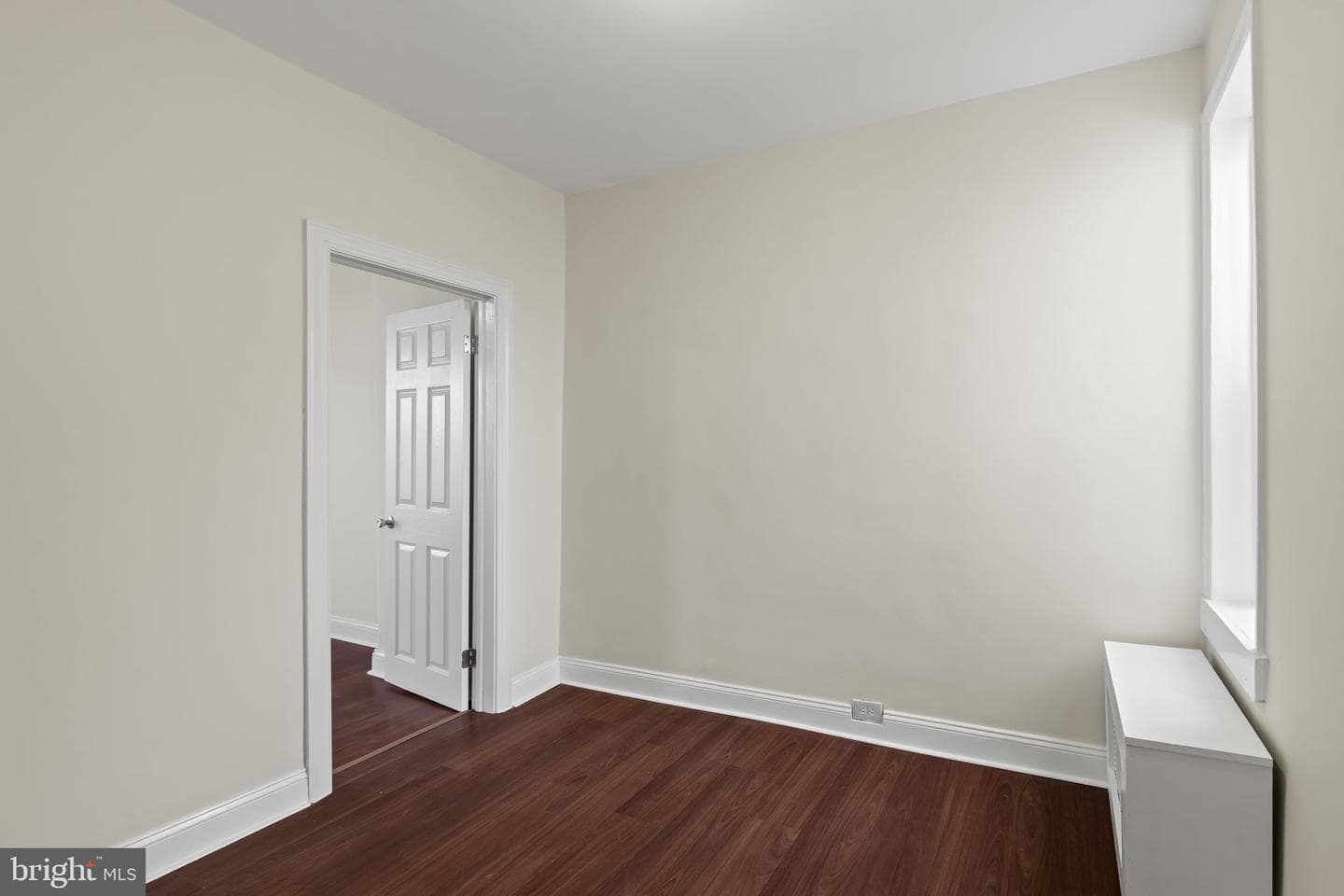 2054 Mckean Street photo 28