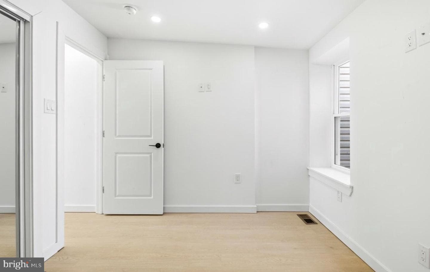 1819 E Albert Street photo 12