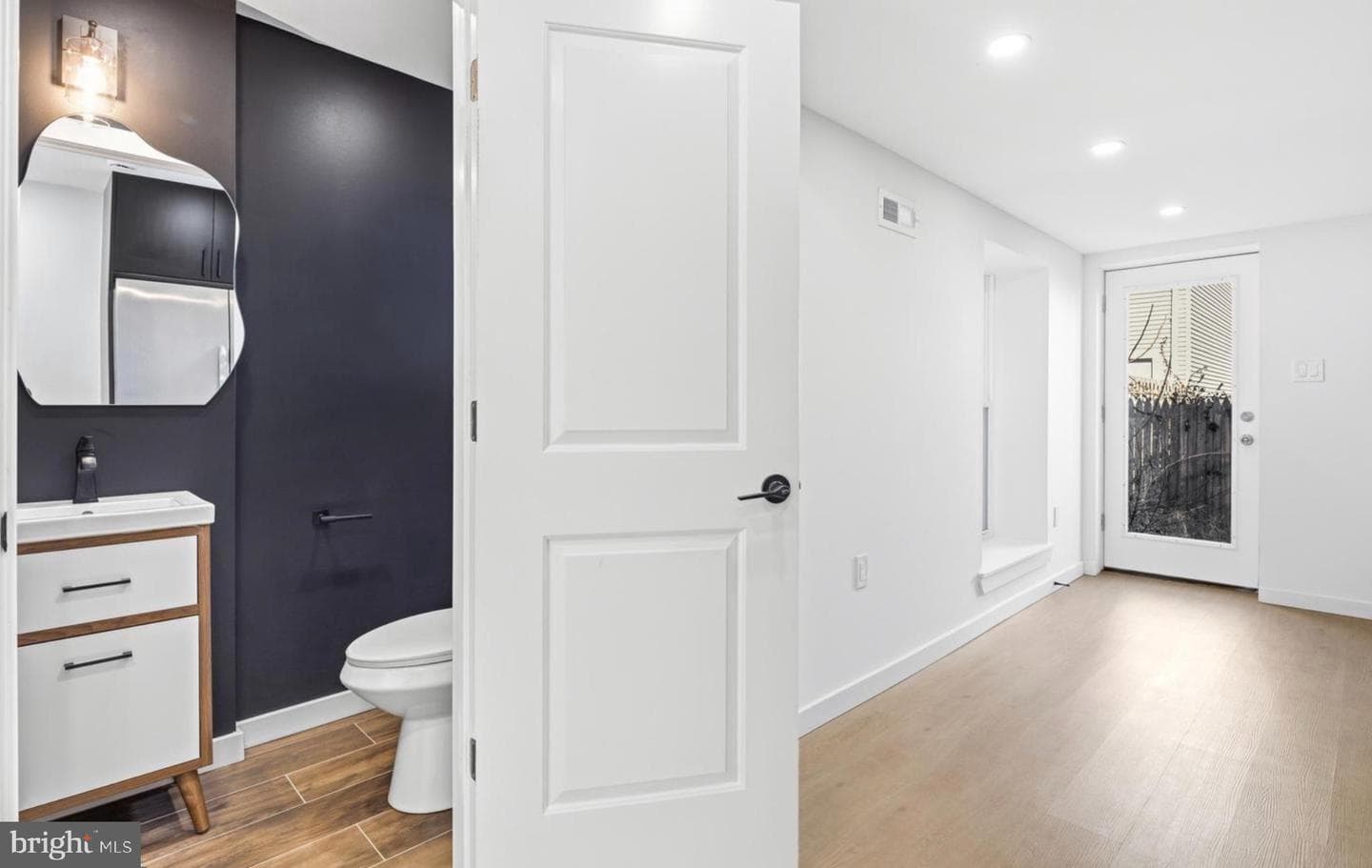 1819 E Albert Street photo 7