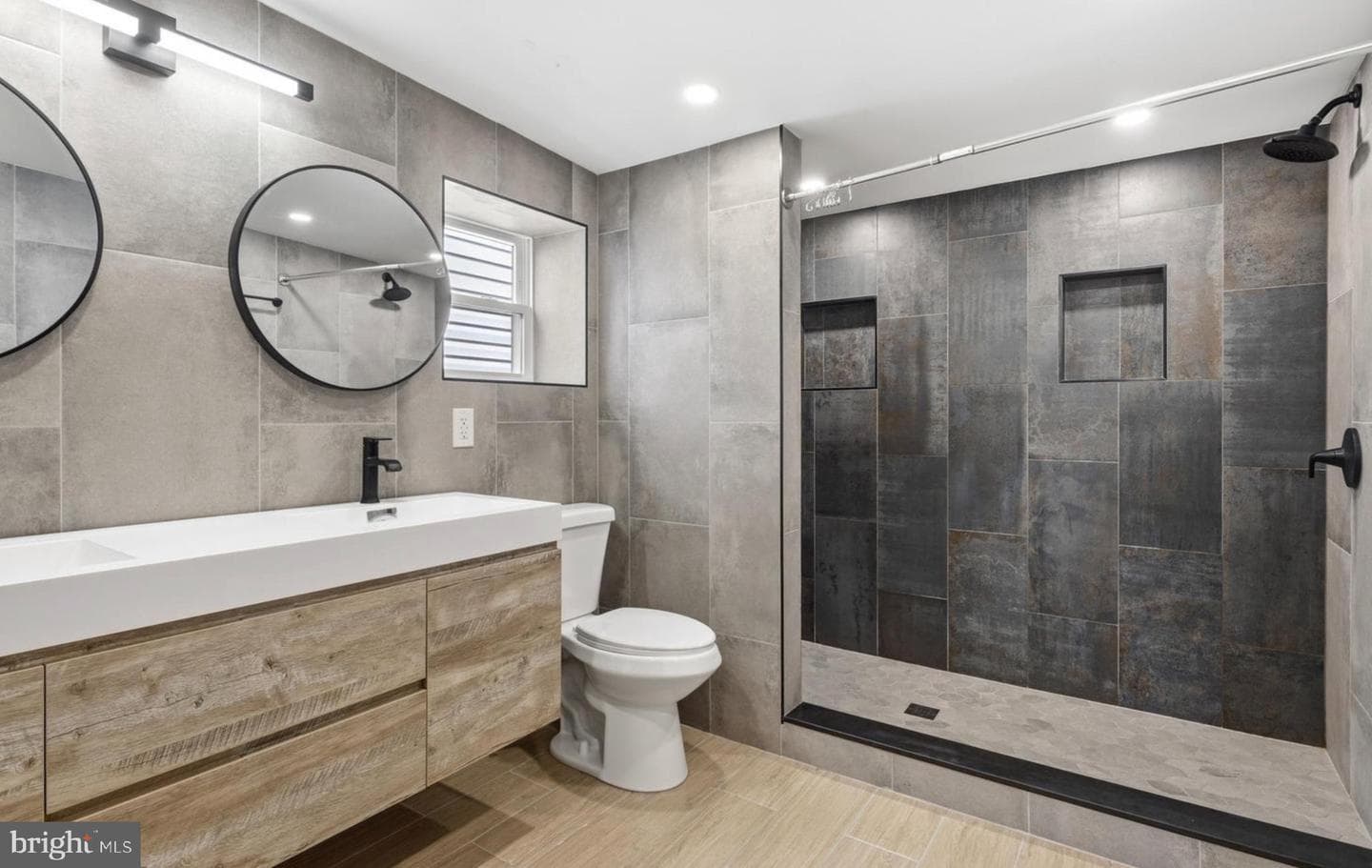 1819 E Albert Street photo 8