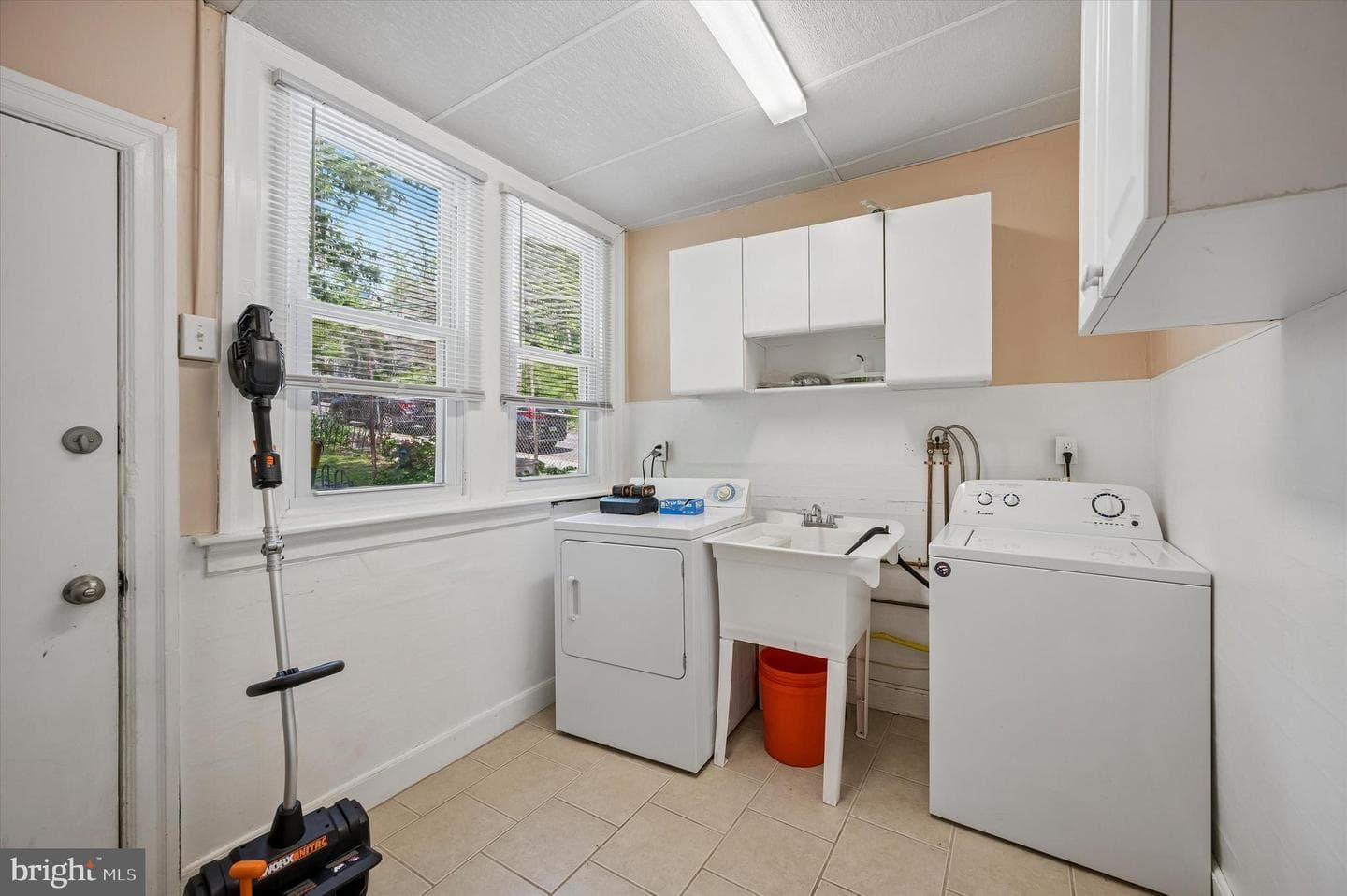 170 Shurs Lane photo 9