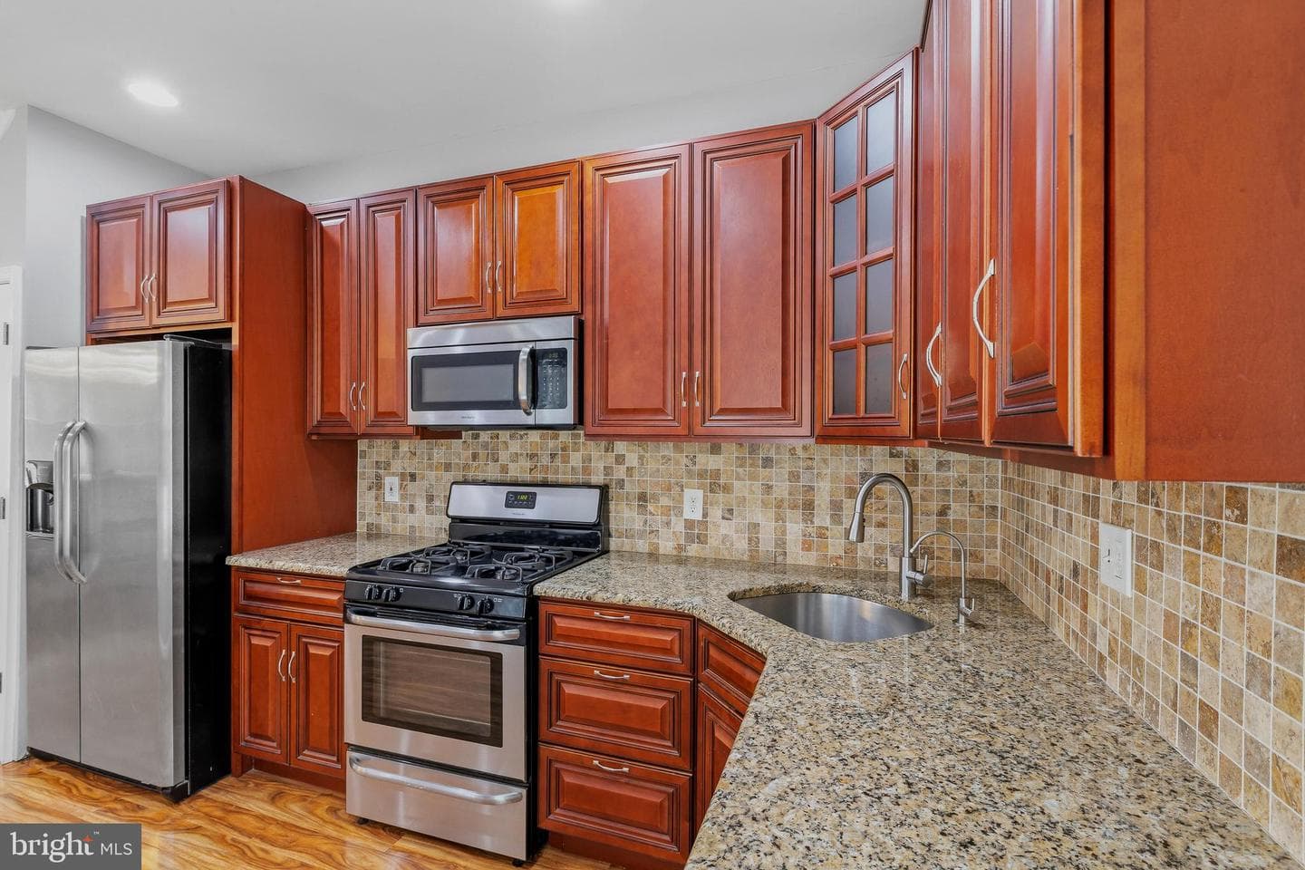 1933 Cambridge Street photo 12