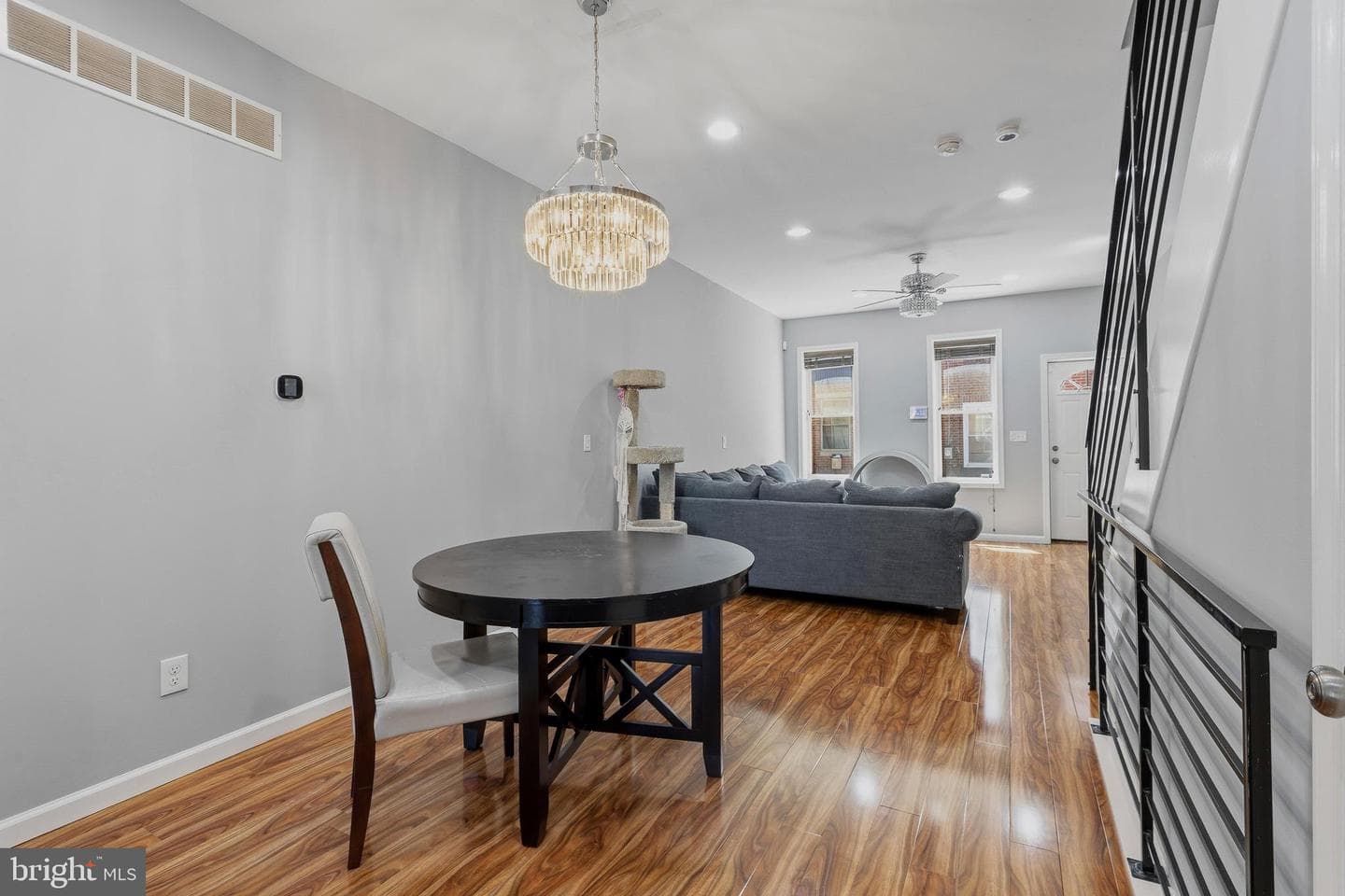 1933 Cambridge Street photo 9