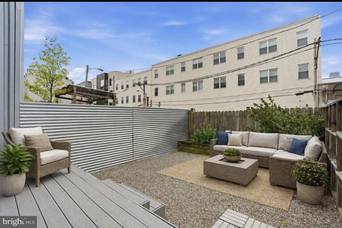 1734 Folsom Street, Philadelphia