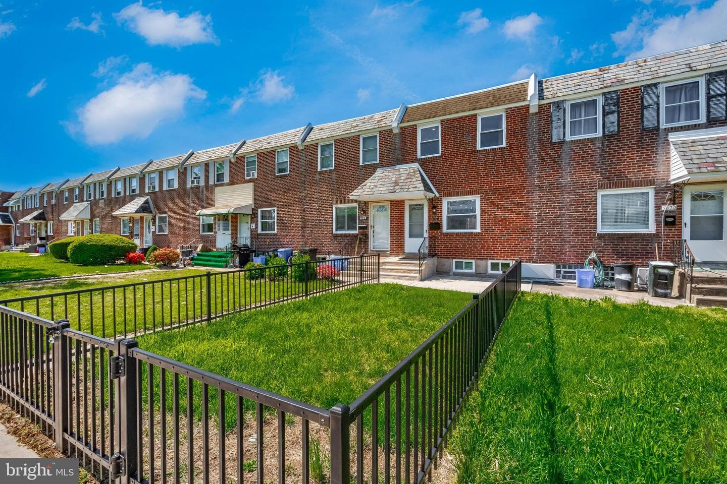 1622 E Howell St photo 1