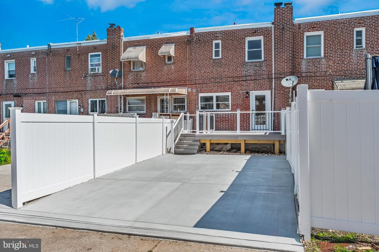 1622 E Howell St photo 12