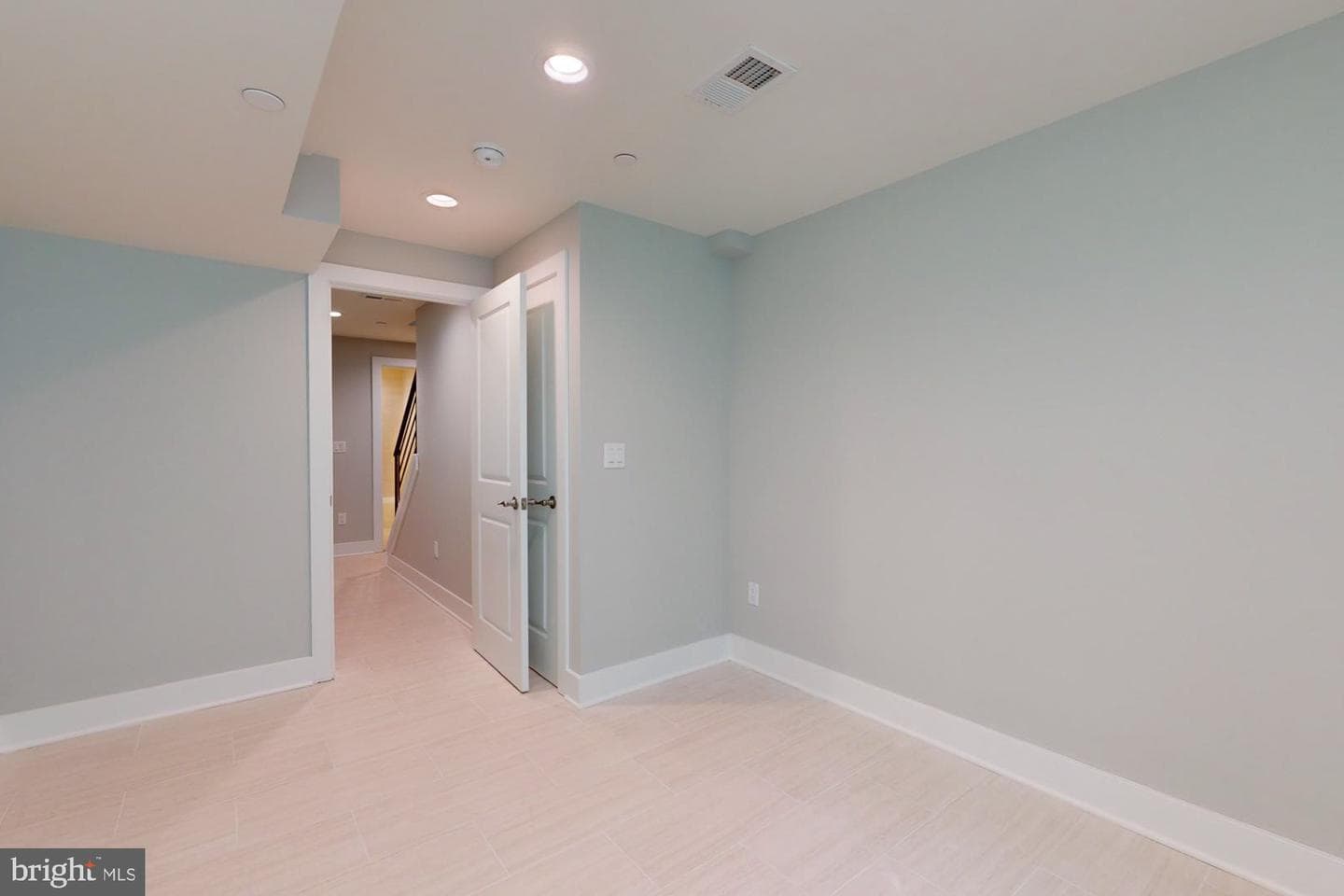 511 N Paxon Street photo 34