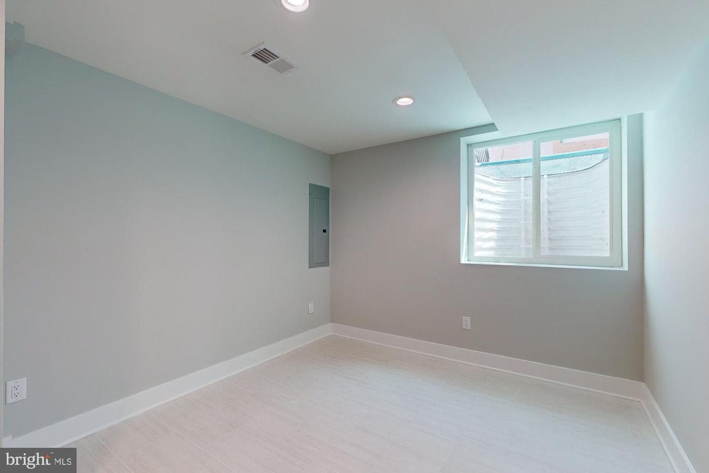 511 N Paxon Street photo 36
