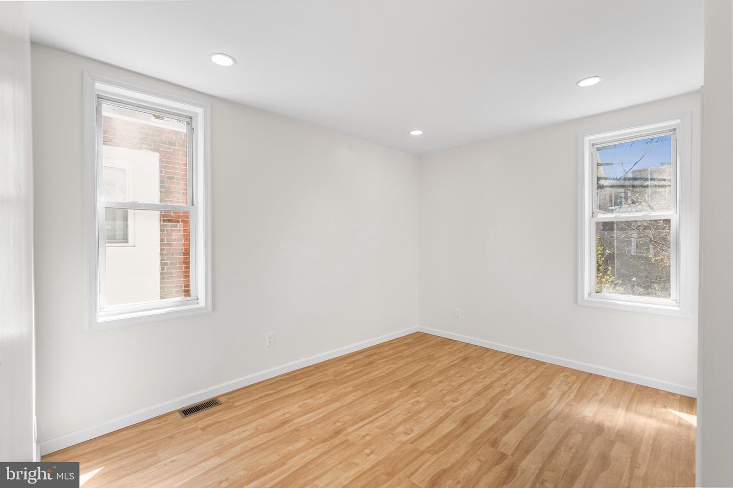 5320 Walton Avenue photo 23
