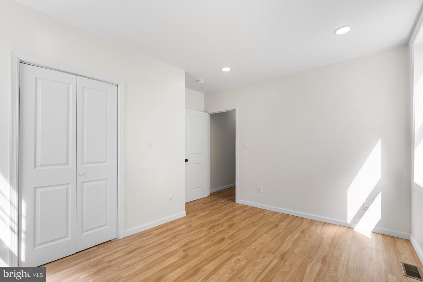 5320 Walton Avenue photo 24