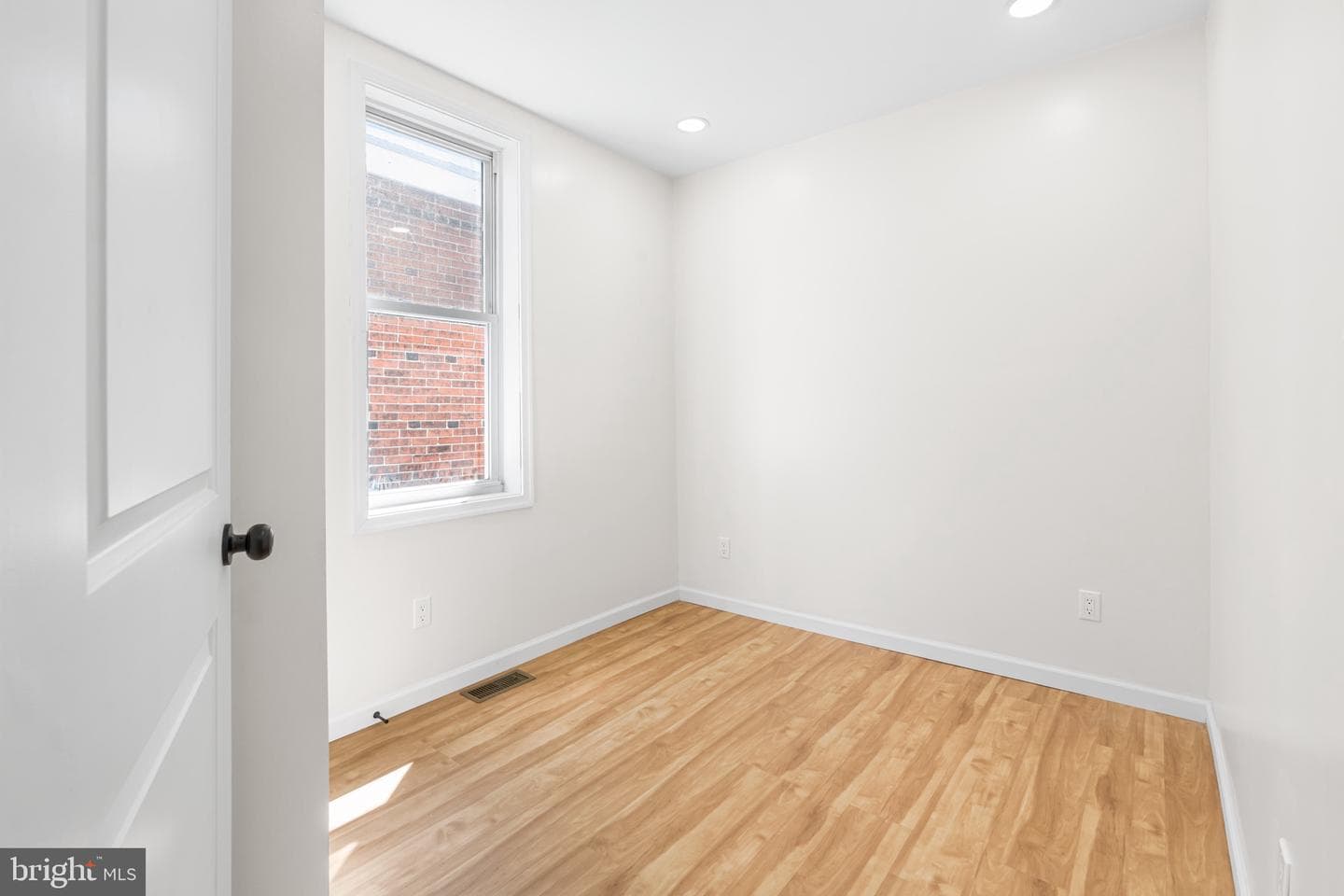5320 Walton Avenue photo 26
