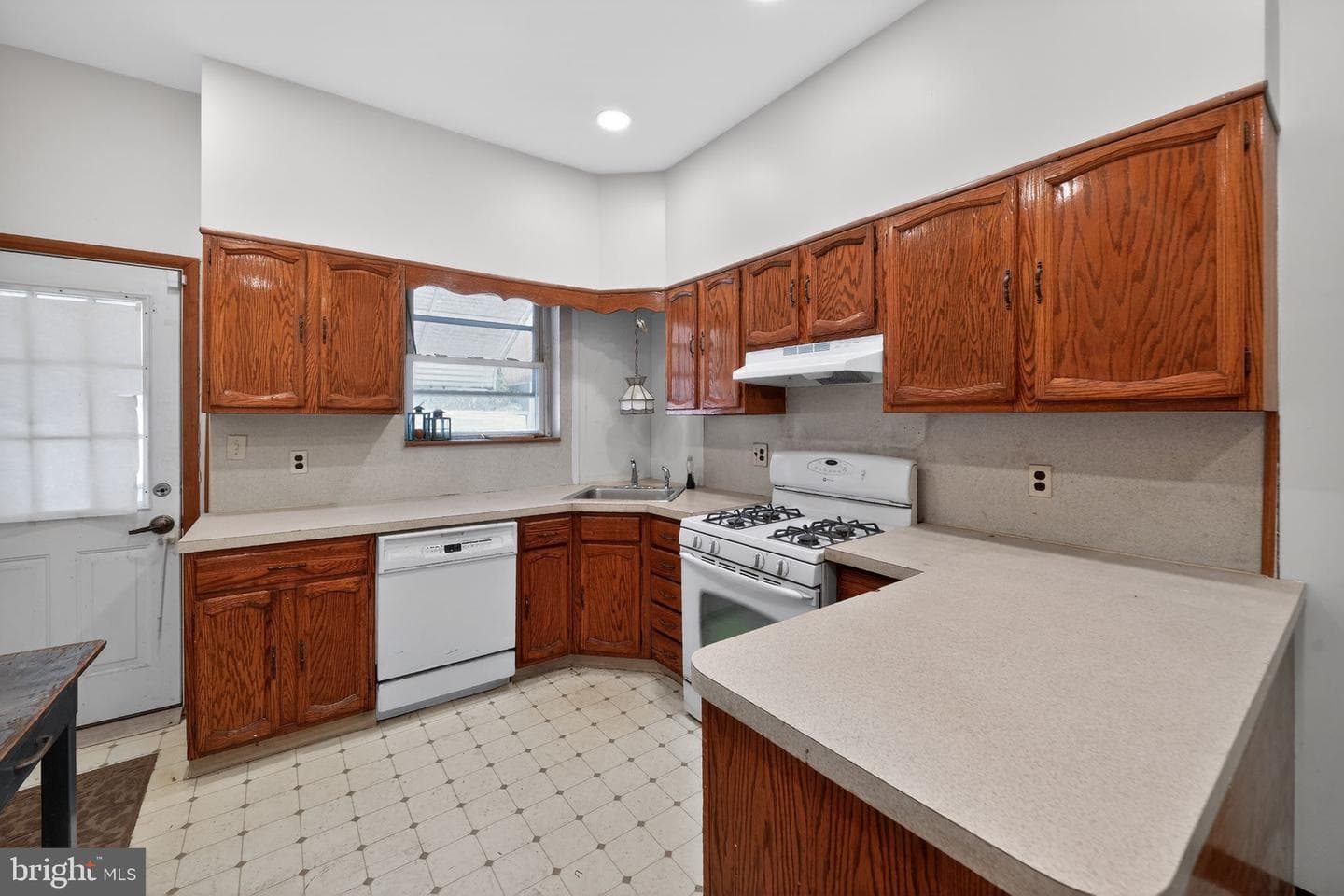 1325 E Montgomery Avenue photo 12
