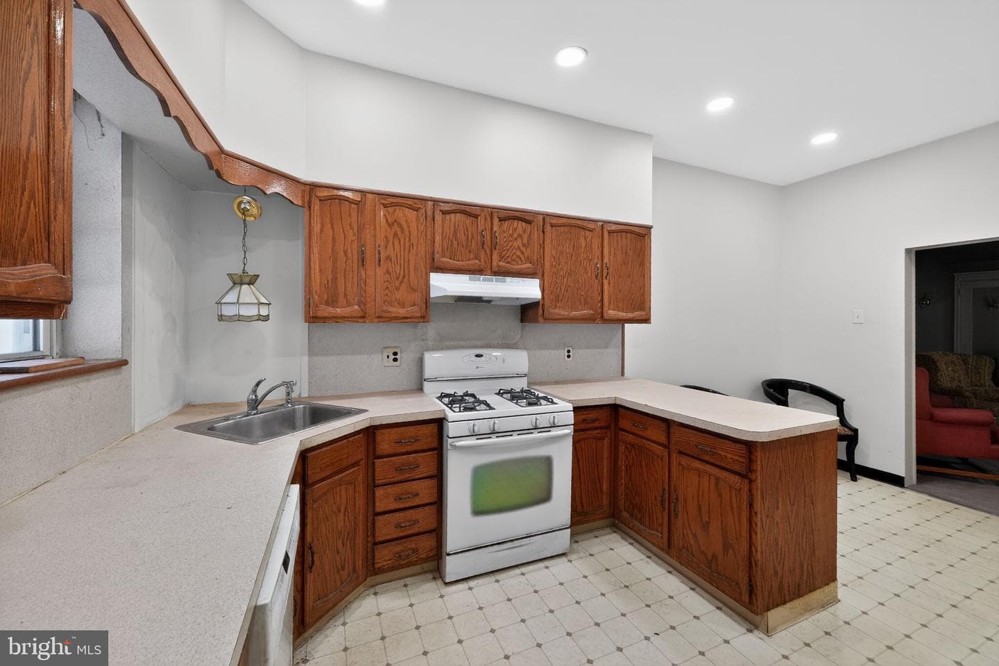 1325 E Montgomery Avenue photo 13