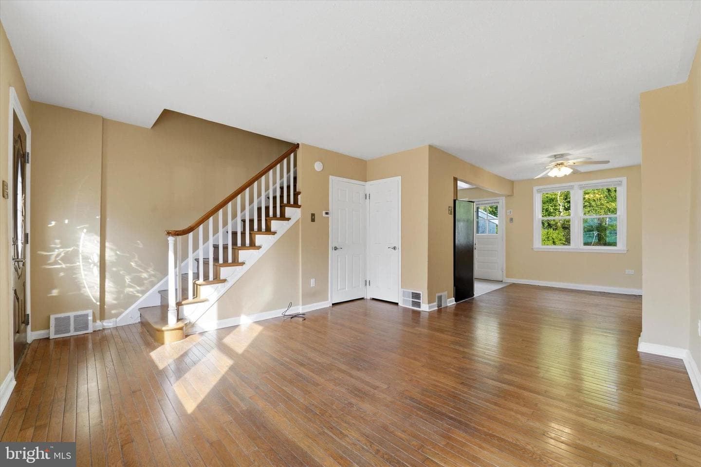 351 W Salaignac St photo 5