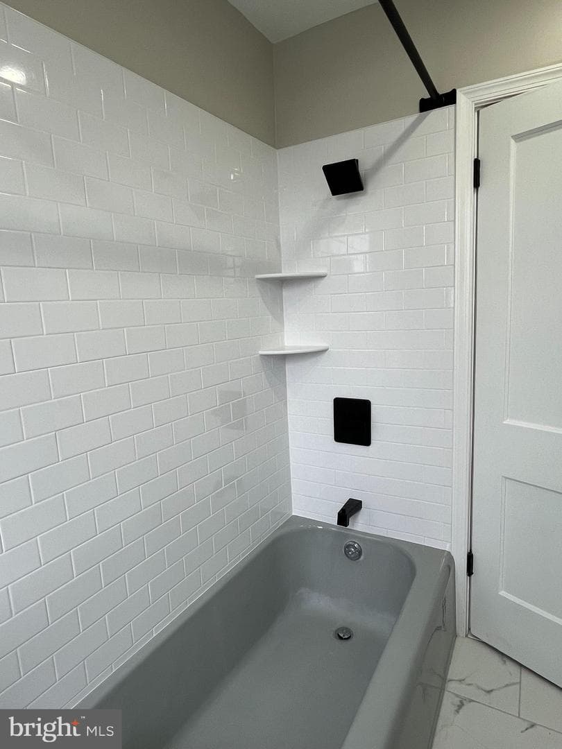 457 Robbins Street photo 16