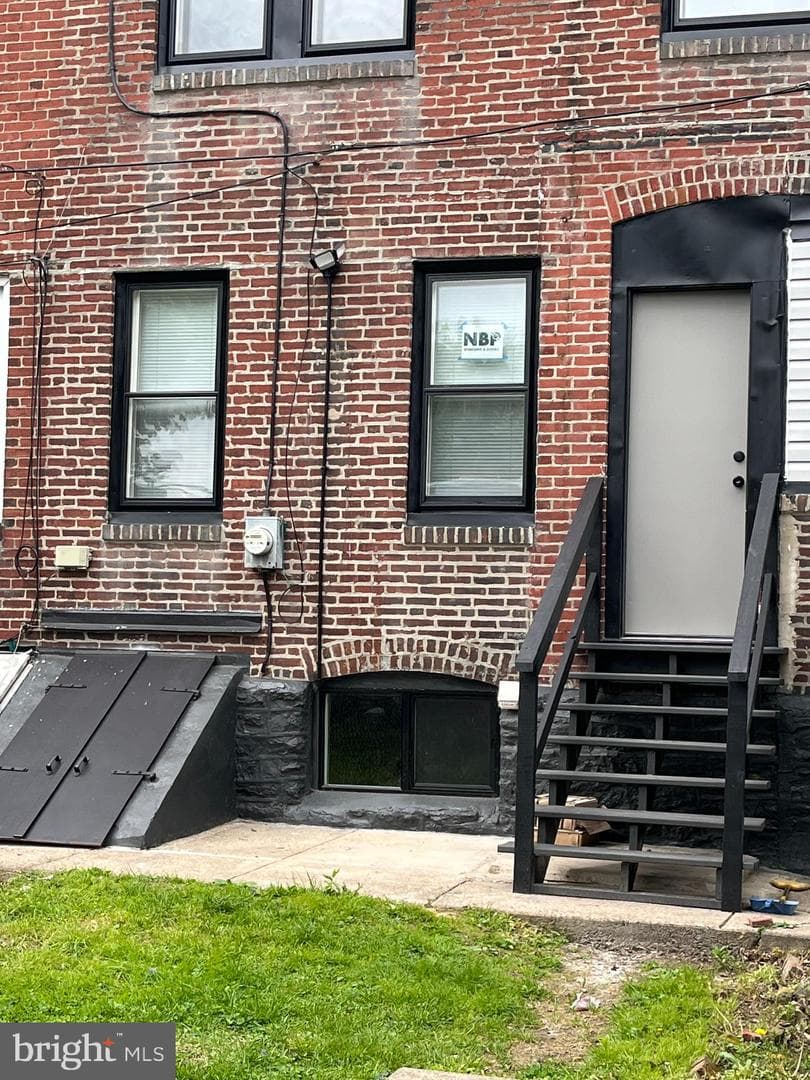457 Robbins Street photo 24